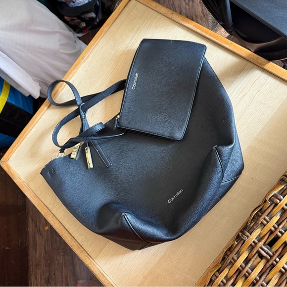 Calvin Klein Black Shoulder Bag with Pouch - Picture 1 of 5